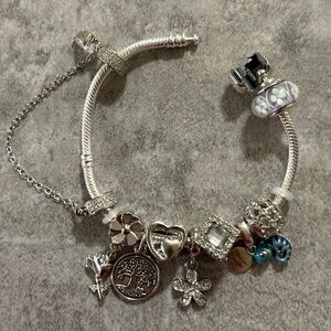 Original Pandora bracelet. 925 sterling silver.